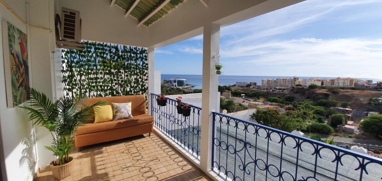 Kelly Guest House Прая Екстериор снимка