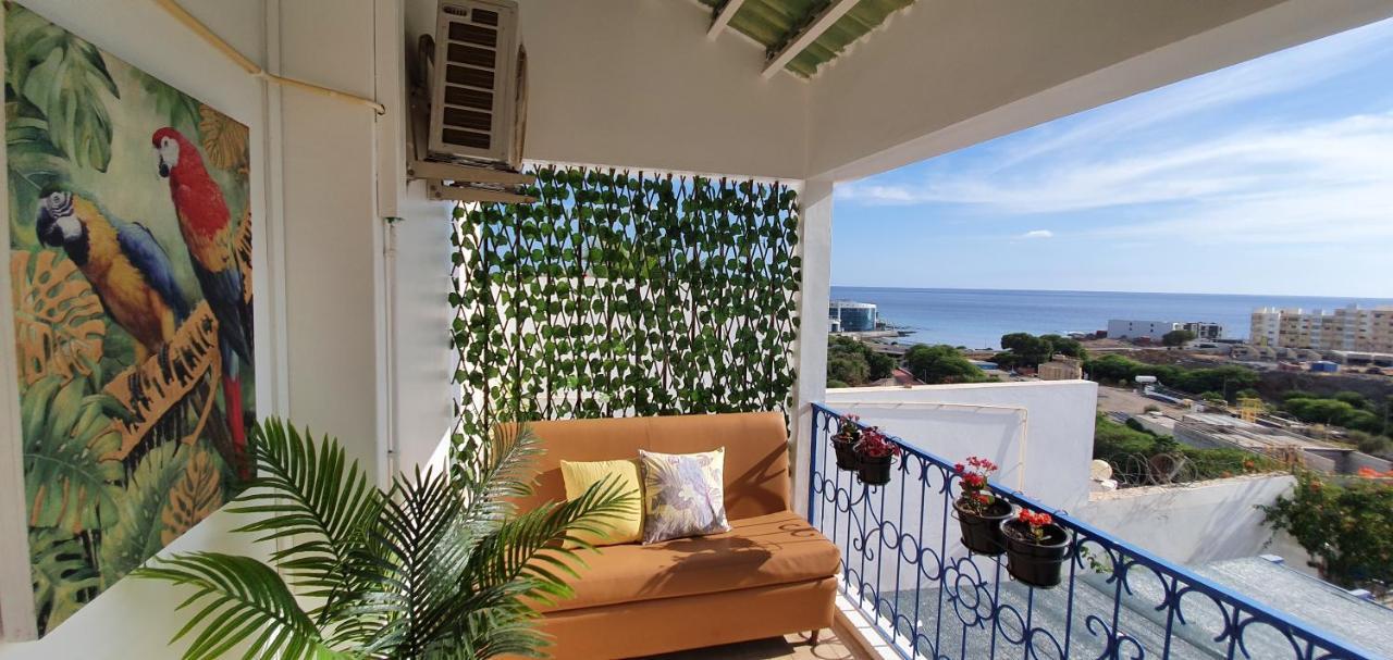 Kelly Guest House Прая Екстериор снимка