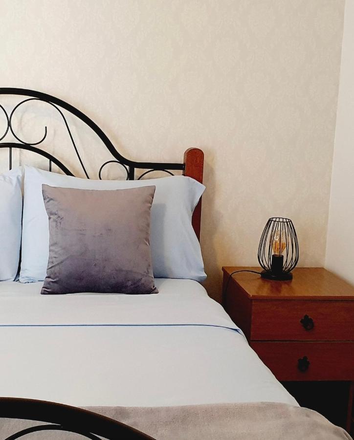 Kelly Guest House Прая Екстериор снимка