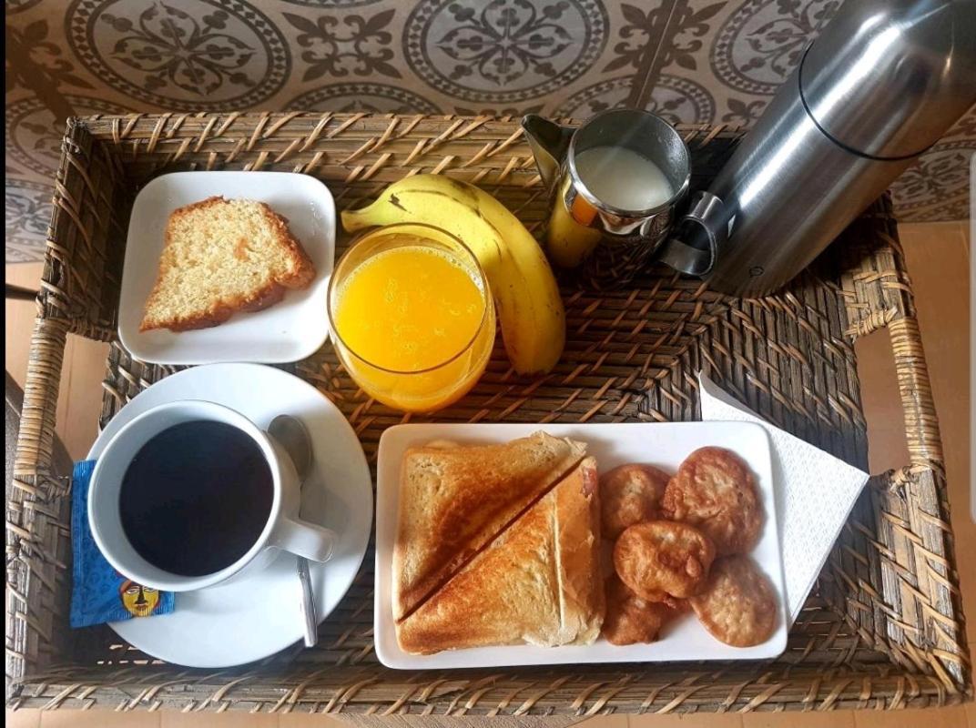 Kelly Guest House Прая Екстериор снимка