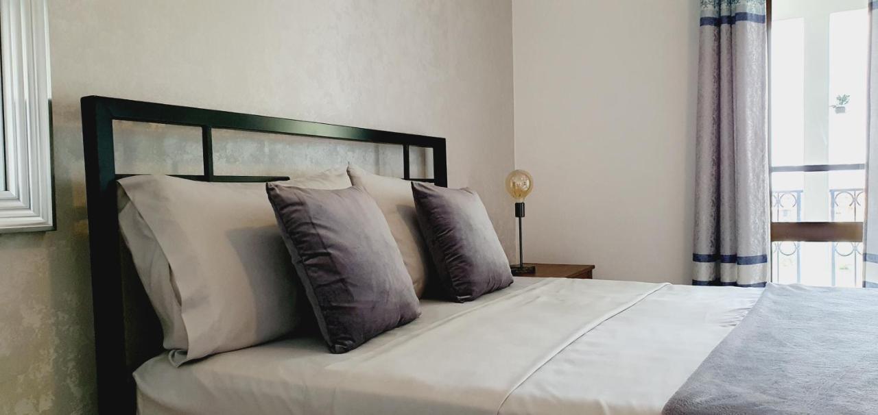 Kelly Guest House Прая Екстериор снимка