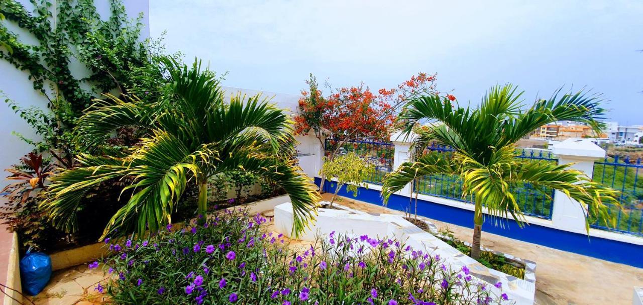 Kelly Guest House Прая Екстериор снимка