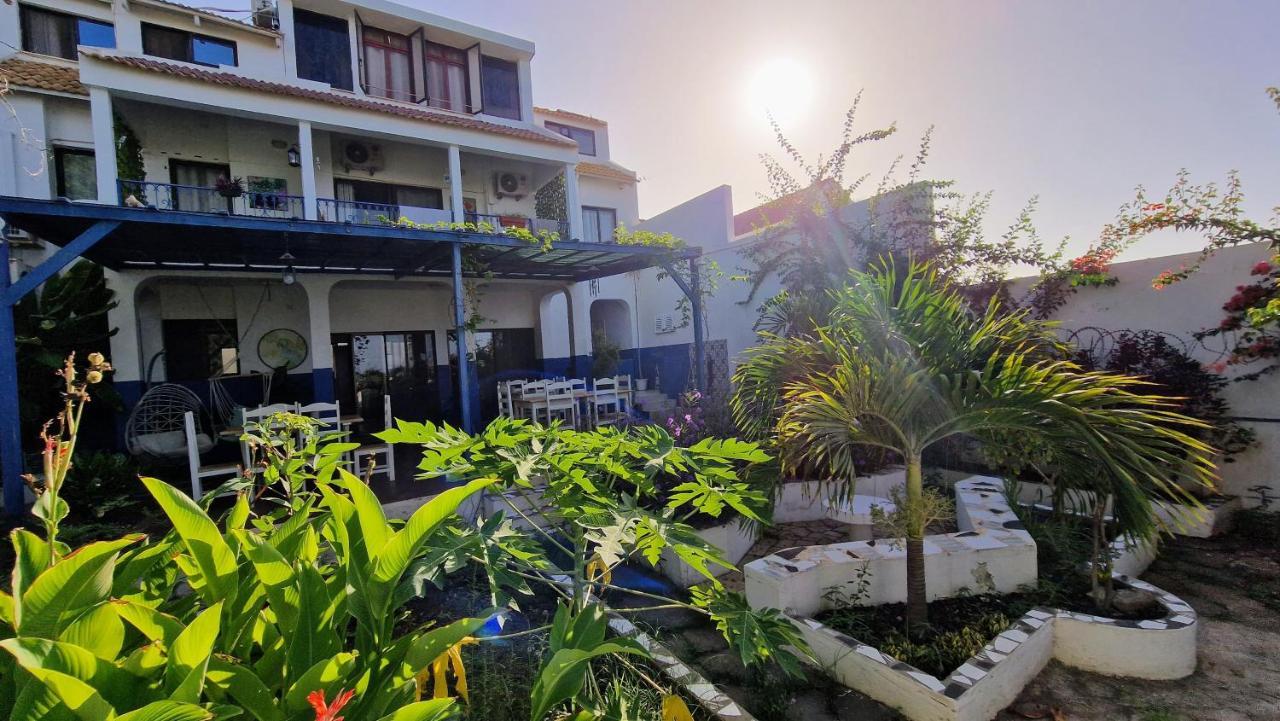 Kelly Guest House Прая Екстериор снимка